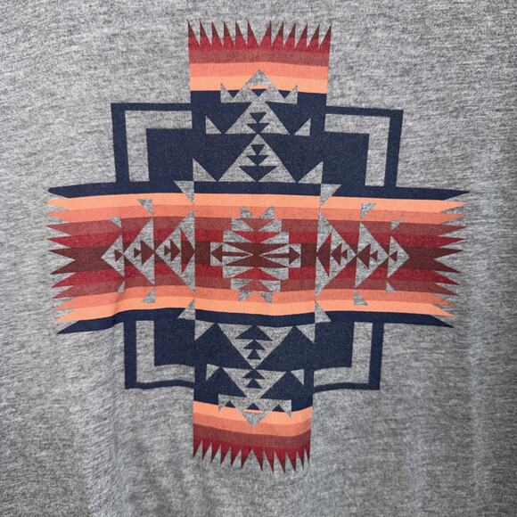 Pendleton Woman’s Geometric Graphic Print Tee Size Medium Gray 100% Cotton SS - Picture 4 of 6